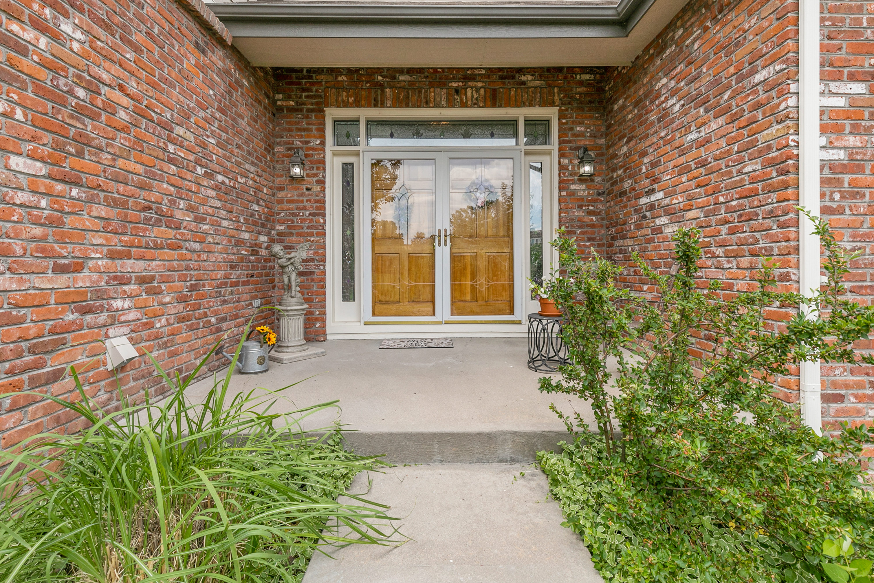 SOLD 16131 E. LAKE DRIVE PINEY CREEK VILLAGE LUXURY ESTATE