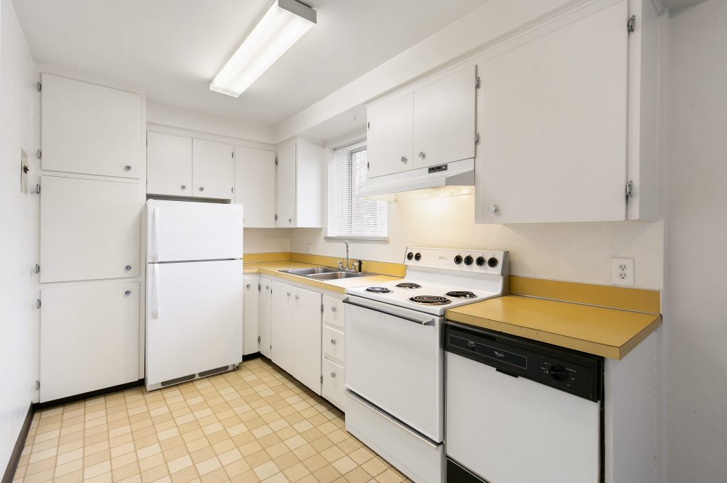 Sold 2444 S. York Street (Alida Rae Apartments 31 Units) Kyle